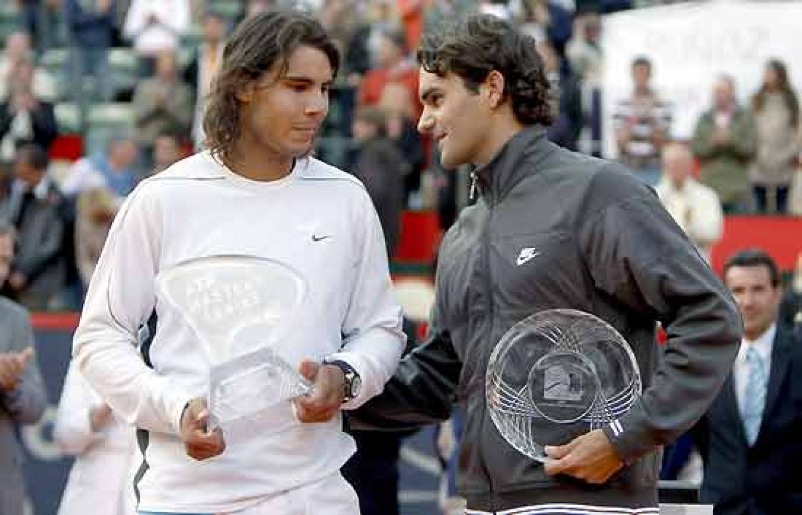 Nadal vence a Federer en Hamburgo