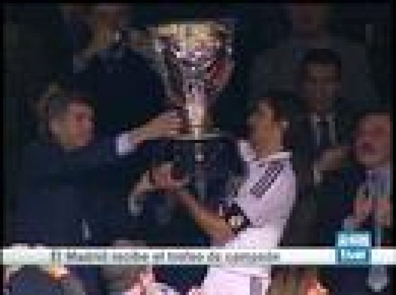 El Real Madrid recibe la Copa de Liga