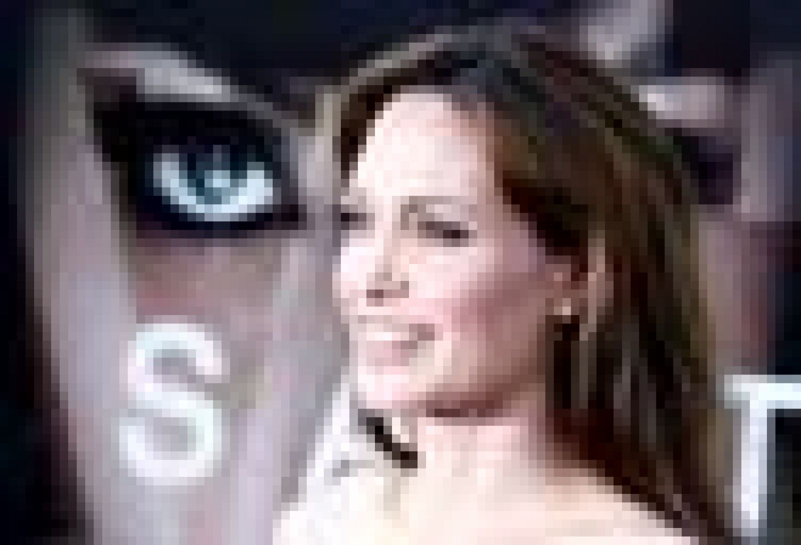 Angelina Jolie regresa a la gran pantalla con "Salt" | Ver