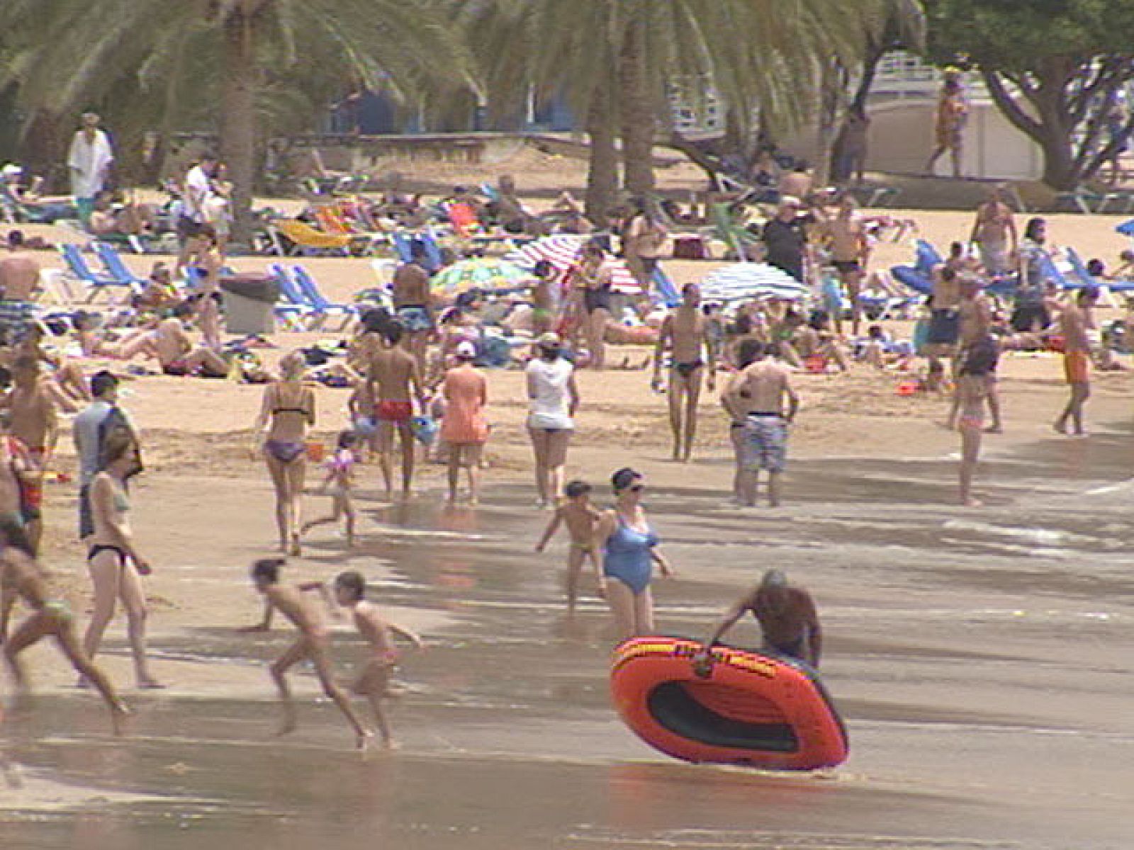 El sector turístico no es muy optimista en sus previsiones para este verano | Ver