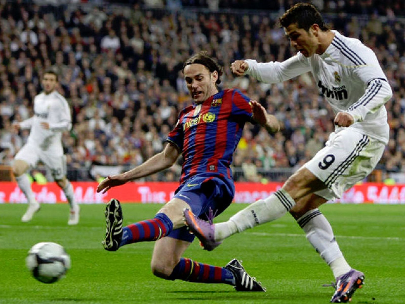 La Liga 2010-2011 comienza el fin de semana del 29 de agosto y termina el 22 de mayo.