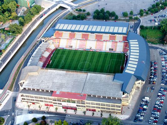 Rául marca un gol antológico en El Molinón