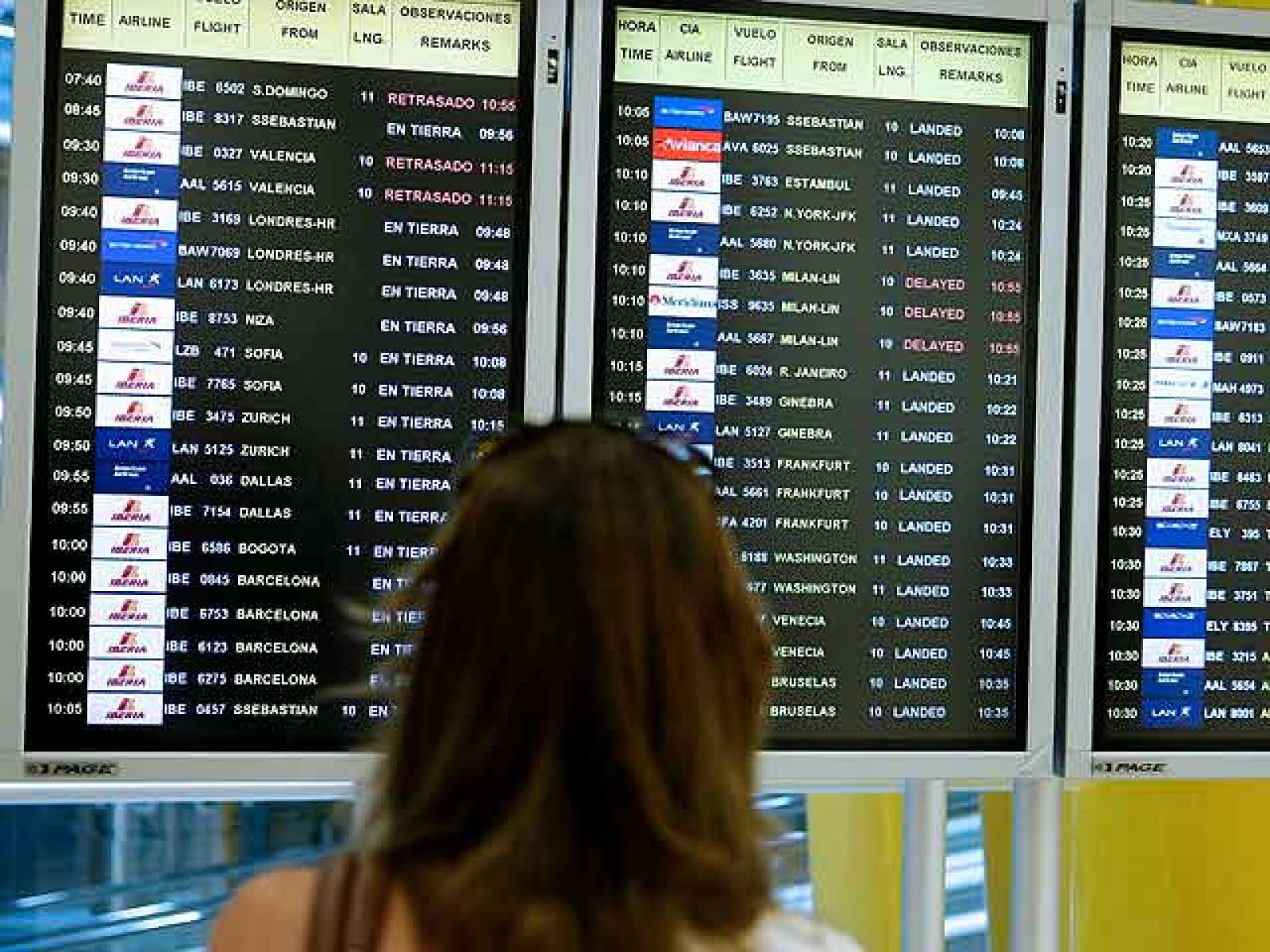 El ministro de Fomento recurrirá al Ejército si fuera necesario para garantizar el tráfico aéreo | Ver