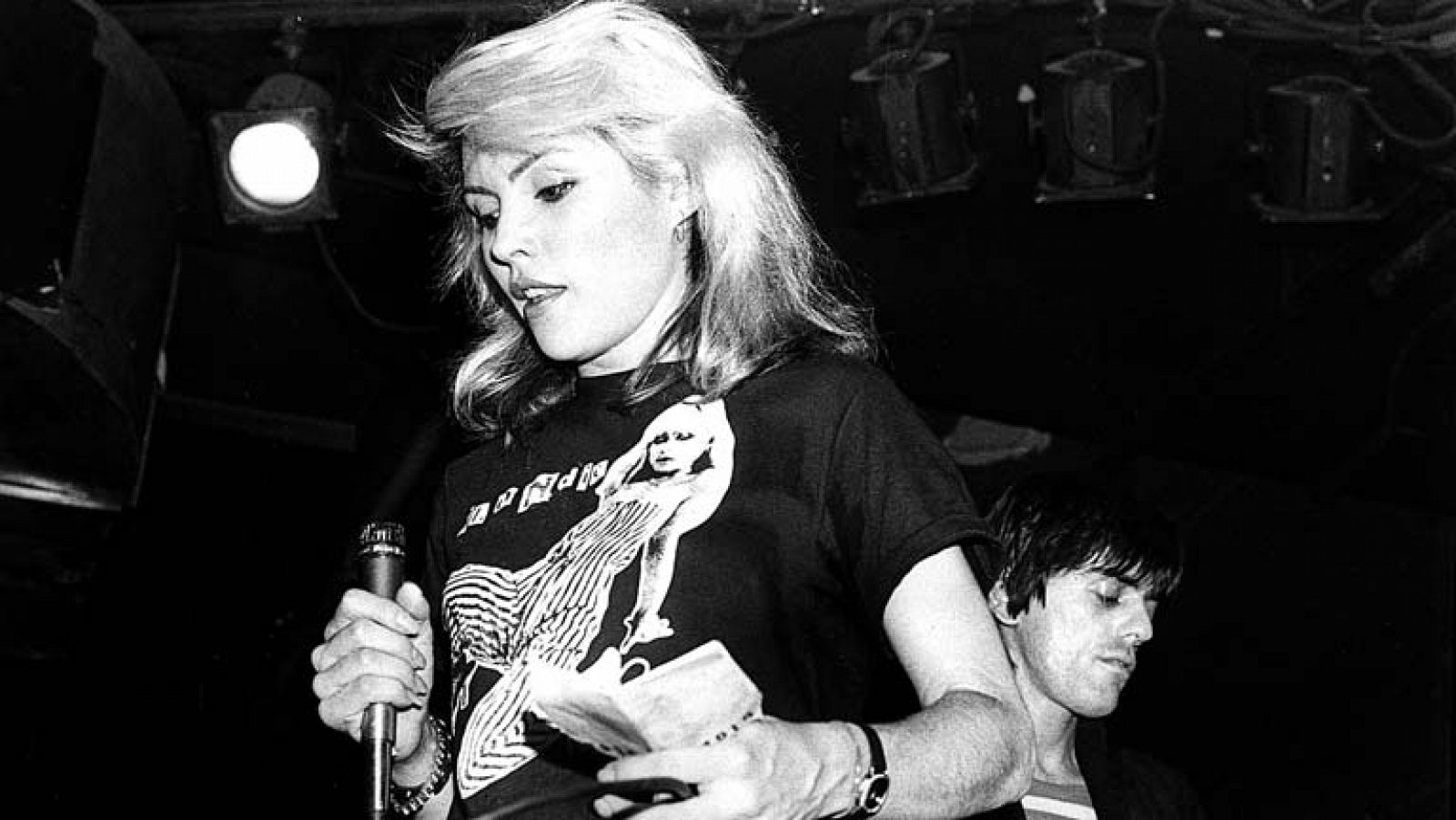 Metrópolis - 10 años del Punk (II)