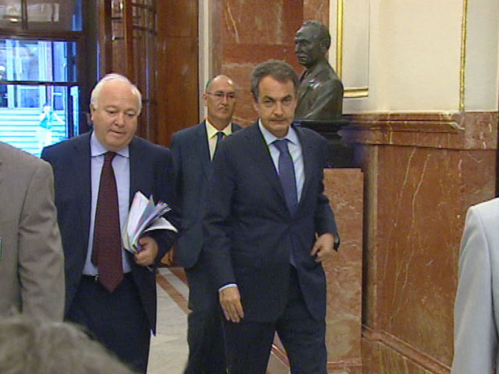 Zapatero dice que la reunión con el presidente de la Generalitat ha ido "bien"