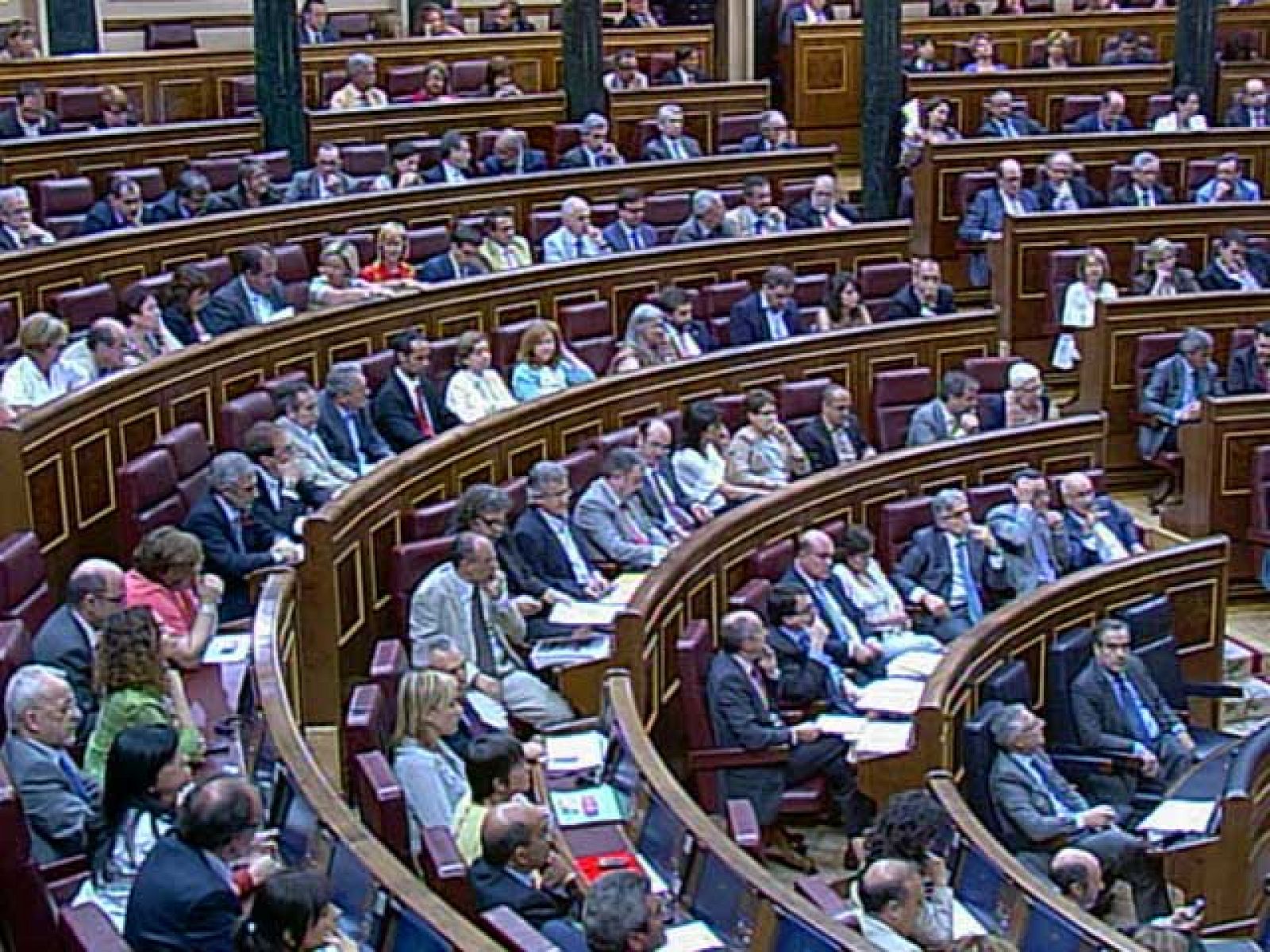 El Congreso da luz verde definitiva a la ley de cajas y al techo de gasto | Ver