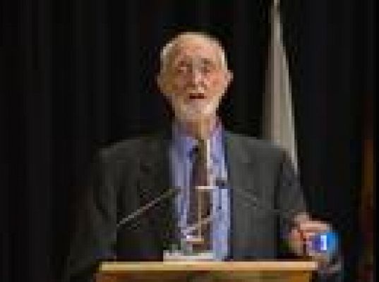  - José Luis Sampedro, premiado