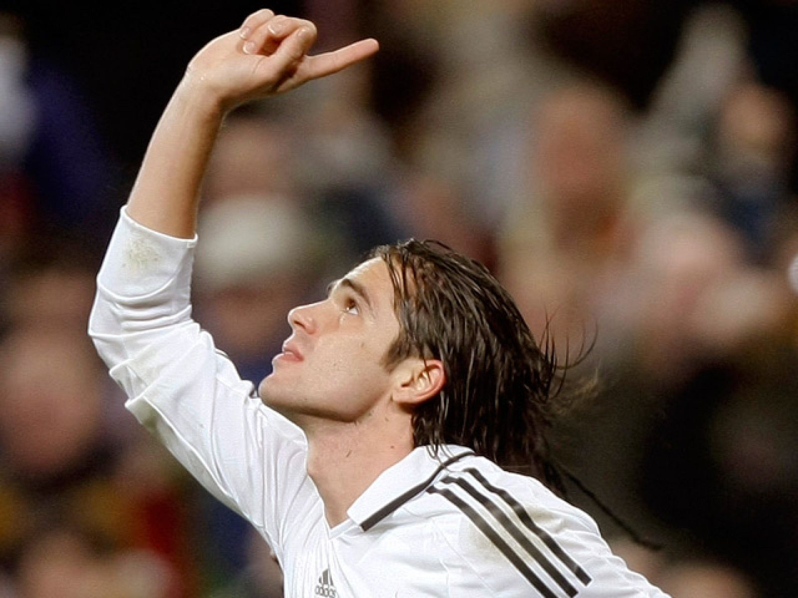 Fernando Gago ha respondido a Bojan Krkic, que ayer dijo que los mejores jugadores estaban en el Barça