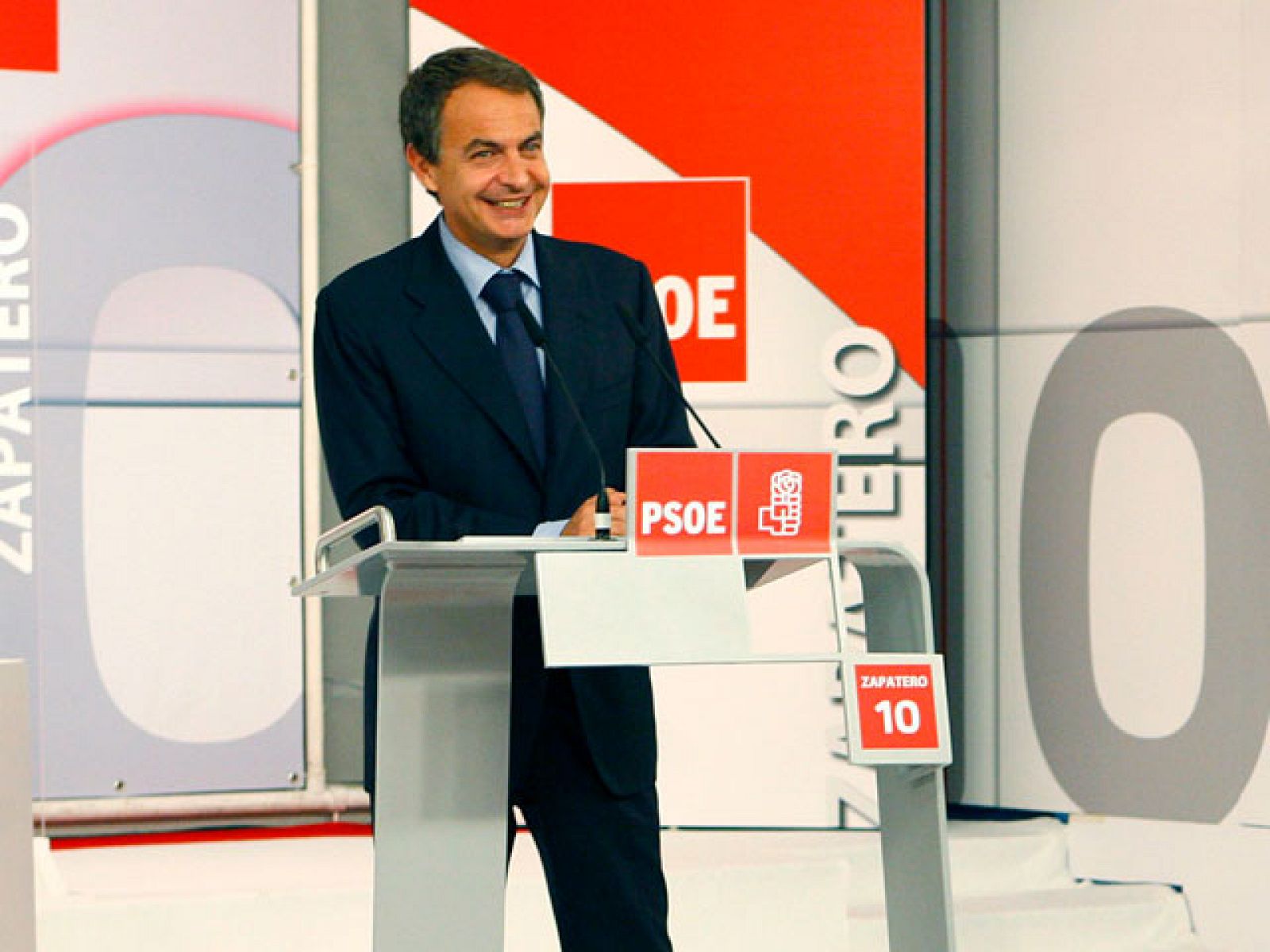 Zapatero: "Somos el partido que respeta todas las identidades y todas las banderas"