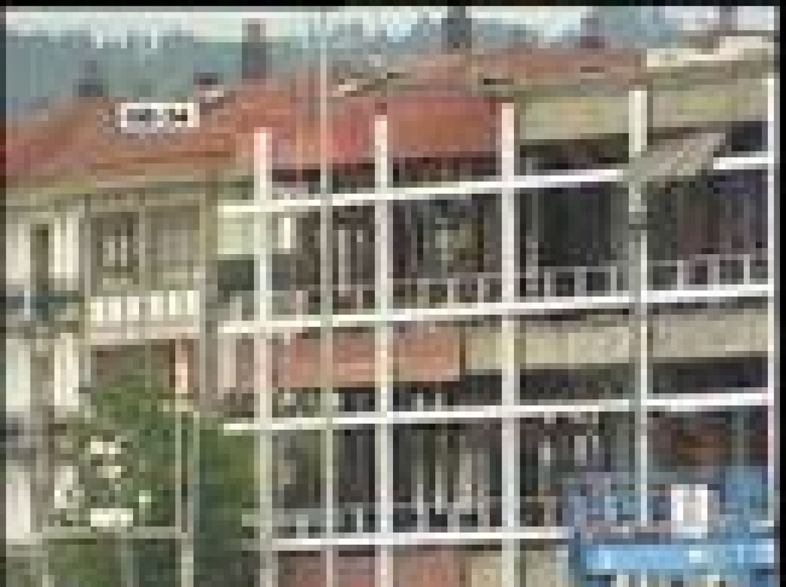 La banda terrorista ETA ha hecho estallar una furgoneta bomba contra el Club Náutico de Getxo.