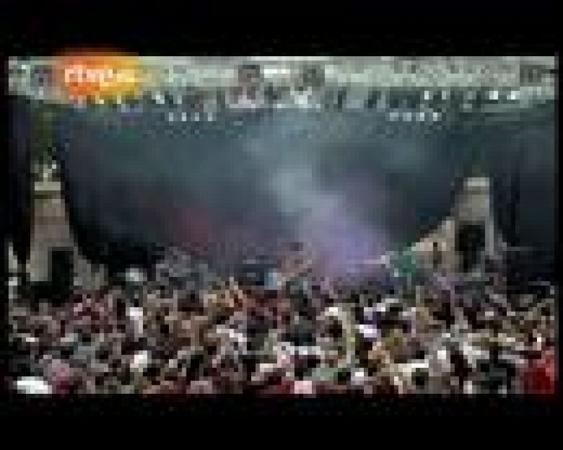 Low Cost - Actuación de Supersubmarina