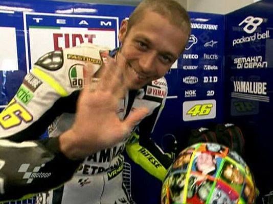  - De colores, como el casco de Rossi