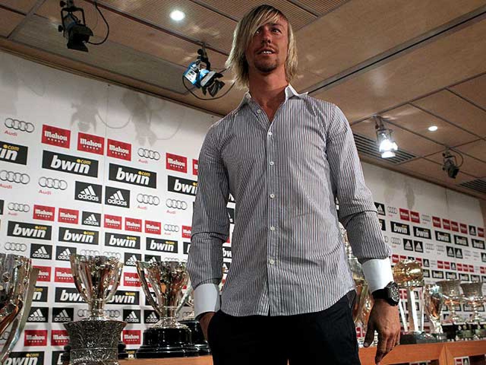 La rueda de prensa del adiós de Guti | Ver