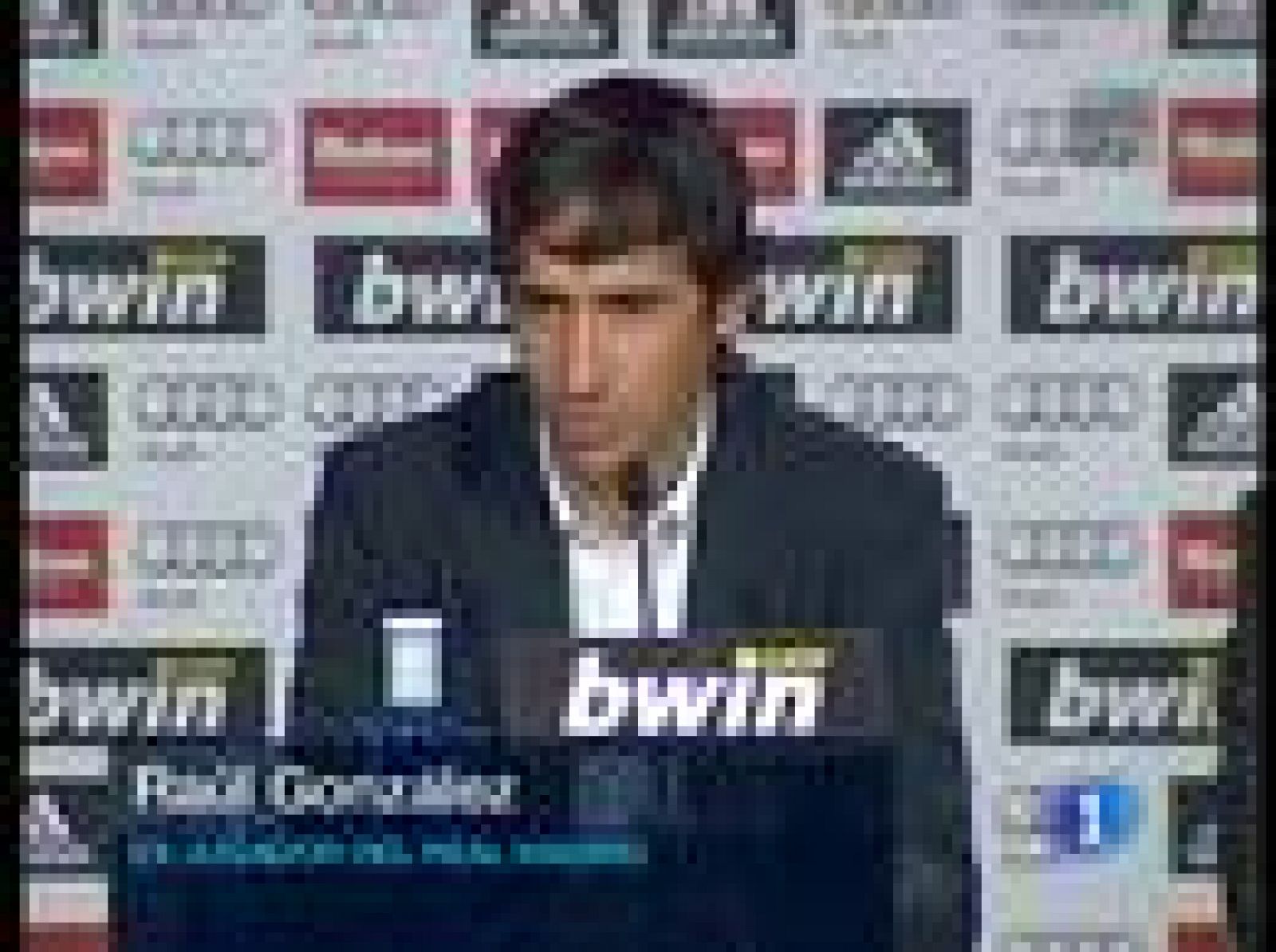 Raúl González Blanco ha dicho adiós a 16 años de carrera en el Real Madrid, el equipo de su vida, del que se ha despedido con la intención de volver, junto a Florentino y Valdano. El argentino, que le hizo debutar en 1994, sólo ha puesto a Di Stéfano