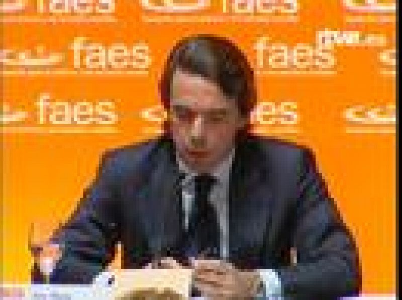 Aznar pide "cohesión" en el PP