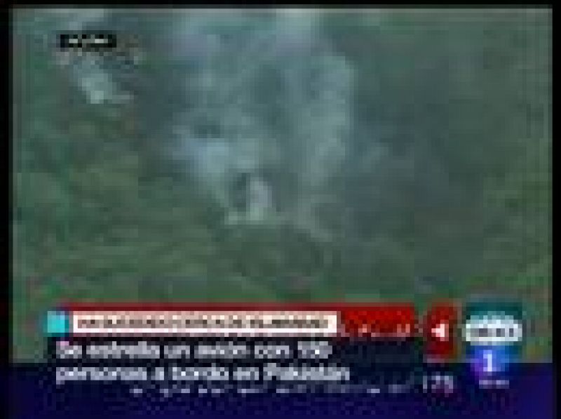 Un avión de Pakistán con más de 150 personas a bordo se ha estrellado este miércoles en las colinas cercanas a la capital, Islamabad. El avión perdió el contacto con la torre de control a las 6.43 hora española peninsular cuando las condiciones temp