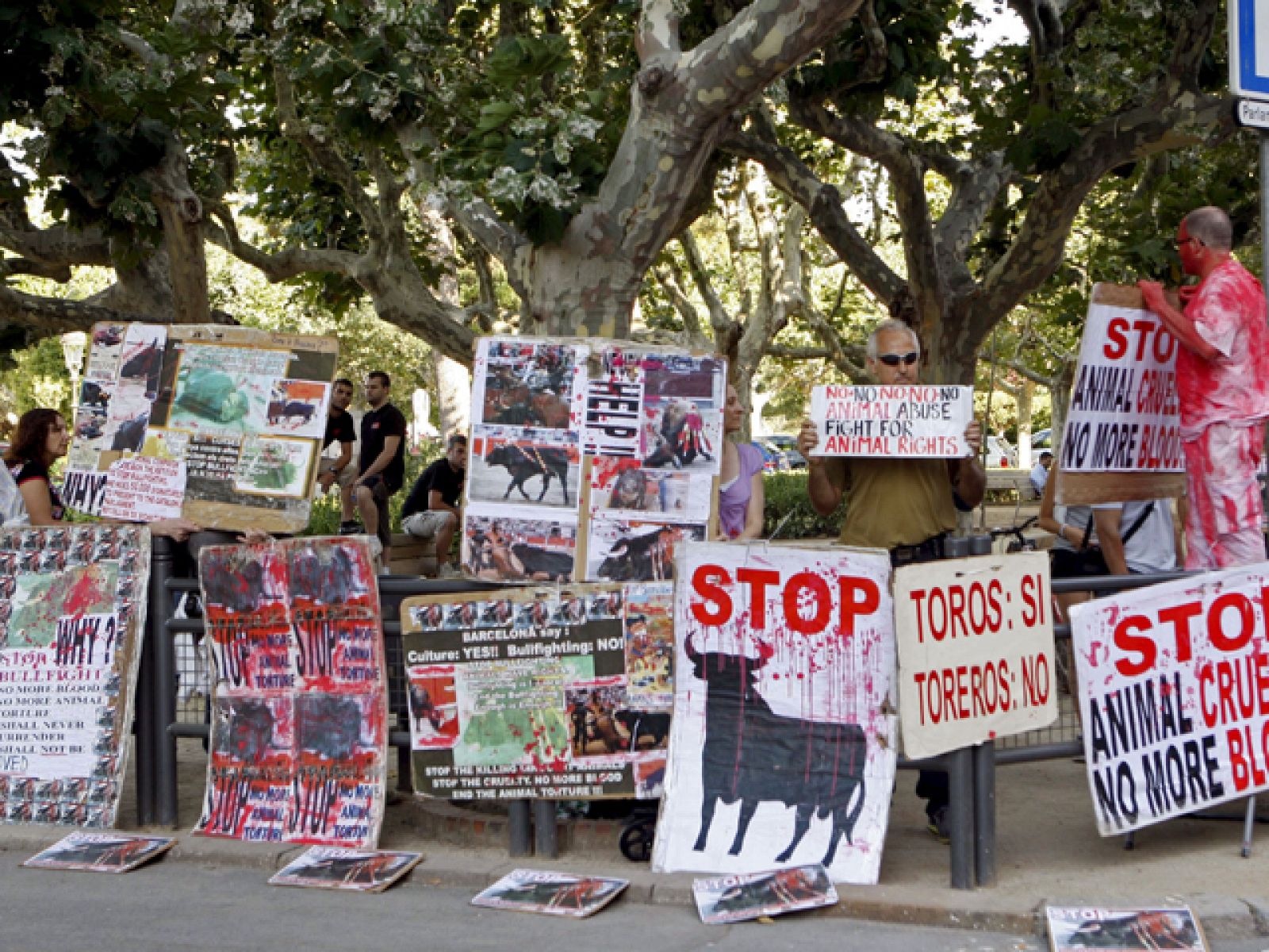 Muestras de alegría entre todos aquellos que querían que se abolieran las corridas de toros en Cataluña