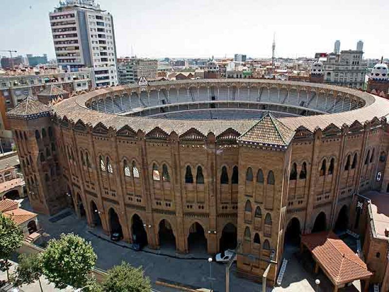 La Monumental de Barcelona y su barrio se enfrentan a un futuro incierto