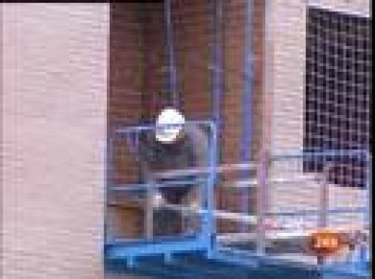  - La reforma laboral sale adelante con los votos socialistas y las abstenciones de PNV y CiU