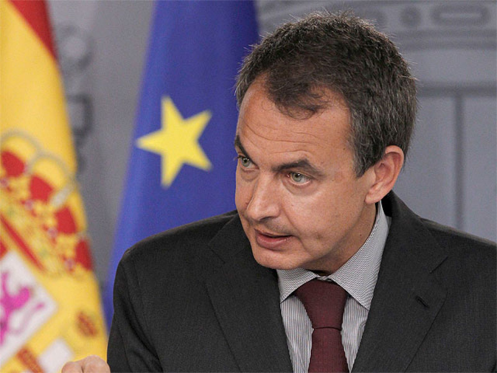 Zapatero encarga el diálogo del Estatut a Chaves