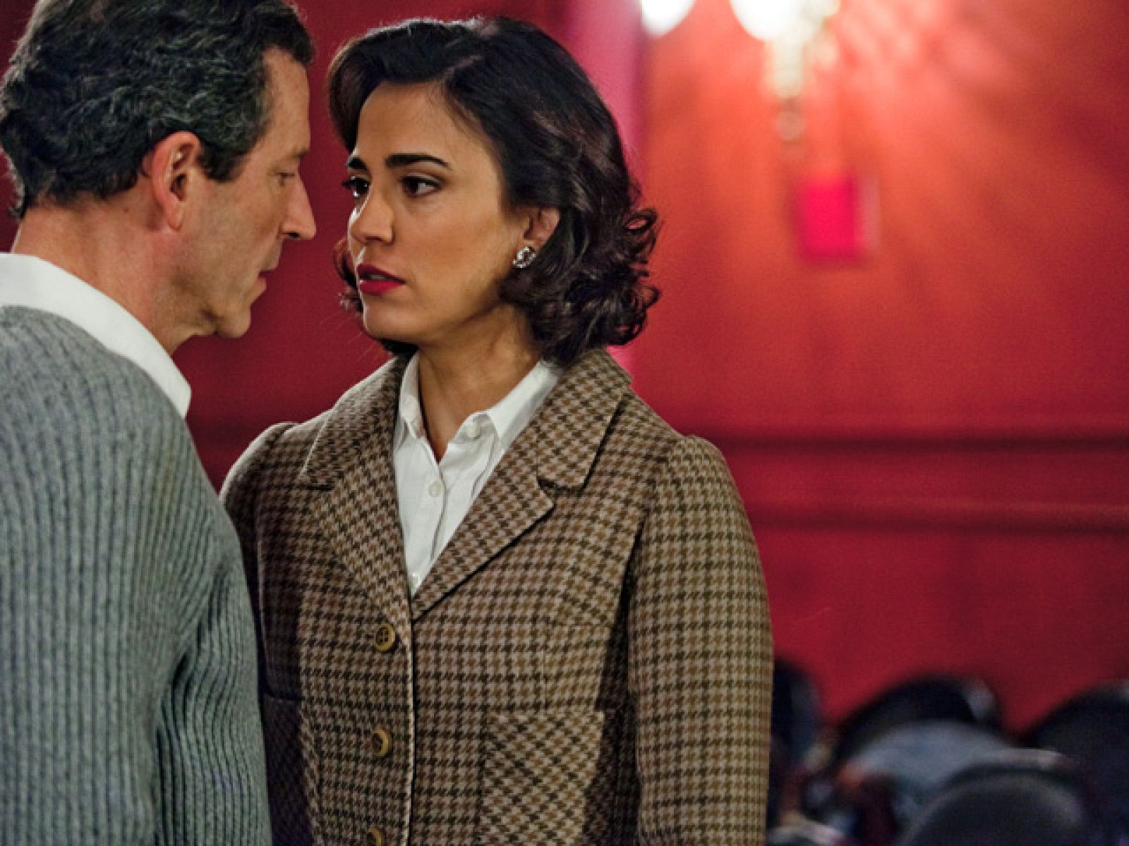 Avance del capítulo 232: Pasión entre Salvador y Cristina