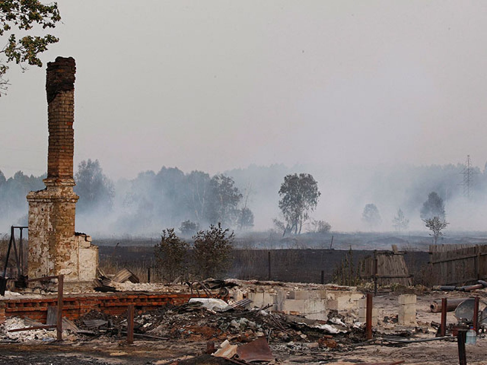 El Ejército lucha contra el fuego en Rusia