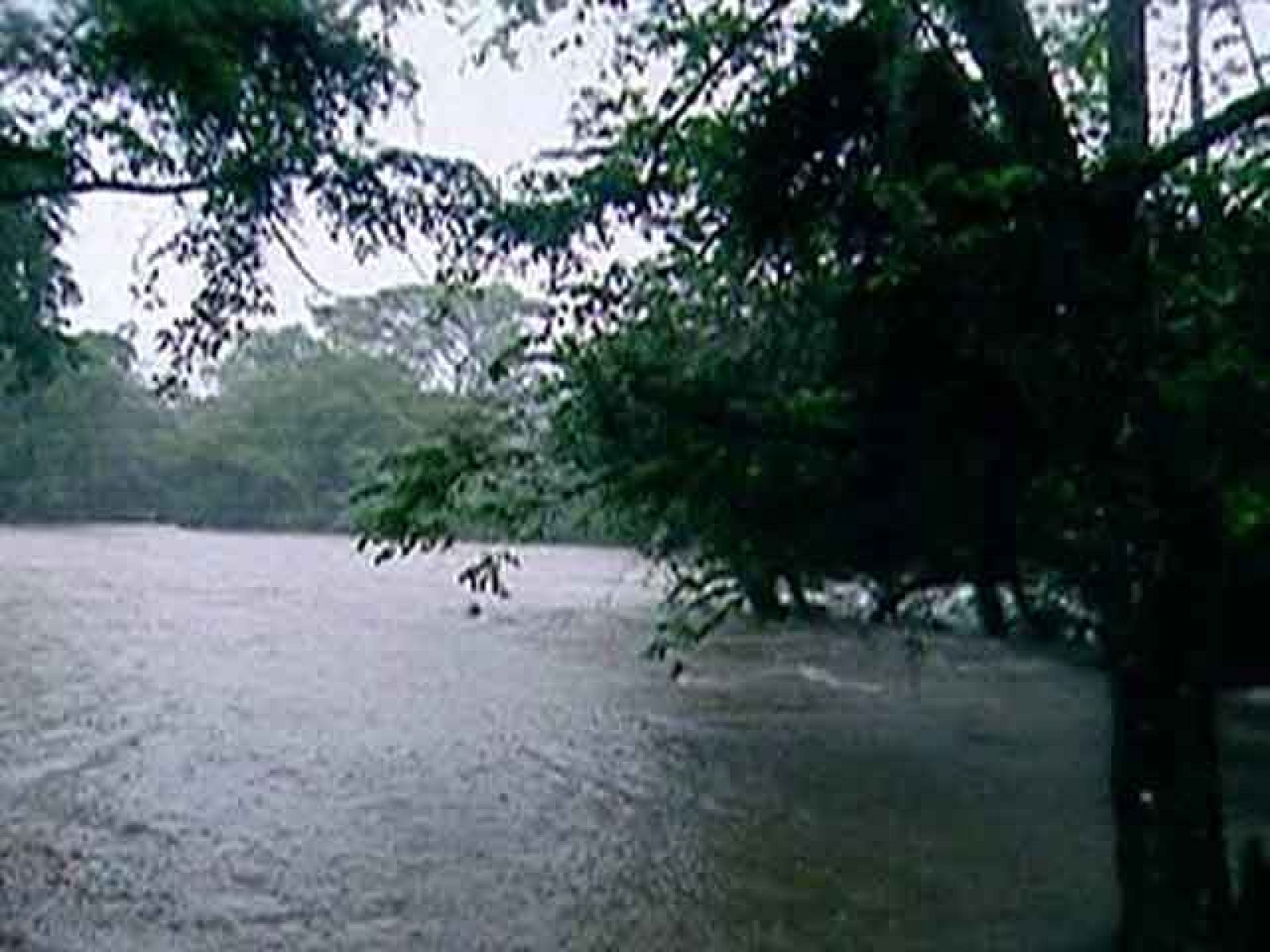 El cadáver encontrado en el río Tampaón, en el estado mexicano de San Luis Potosí corresponde a la joven catalana Neus Terradas, de 23 años, desaparecida junto con otras tres personas este mi��rcoles al volcar la barca en la que viajaban (31/07/2010)