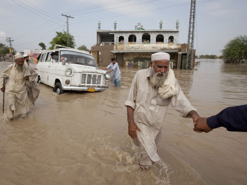 Los muertos por las inundaciones en Pakistán, cerca de los 1.000