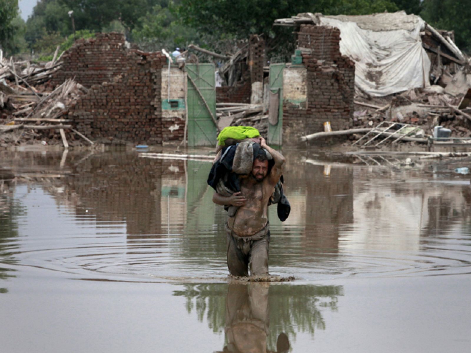 Las inundaciones en Pakistán incrementan el riesgo de epidemias