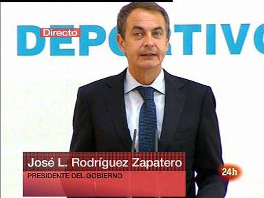  - Zapatero bromea en León