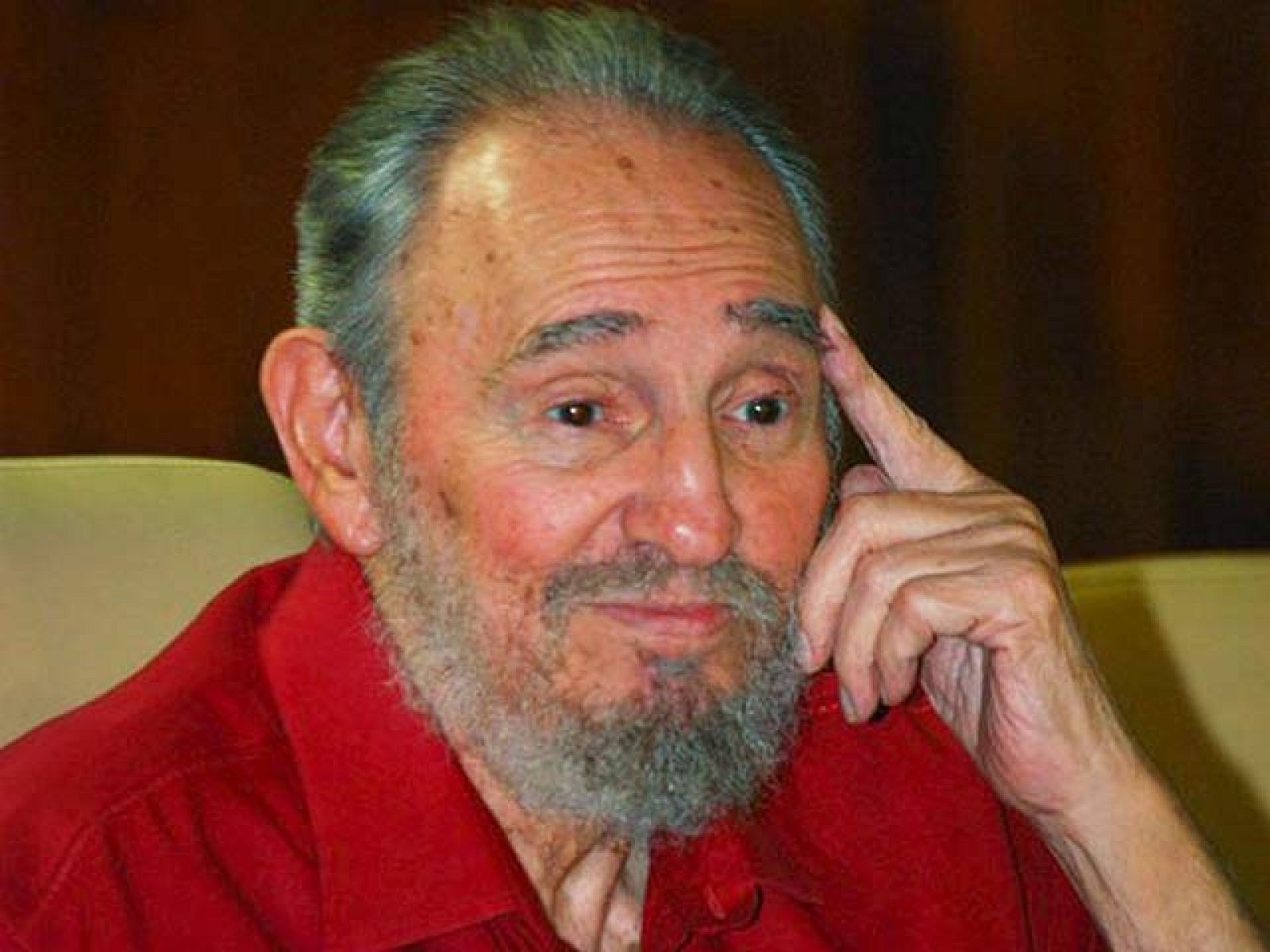 Fidel Castro más activo que nunca después de su enfermedad | Ver