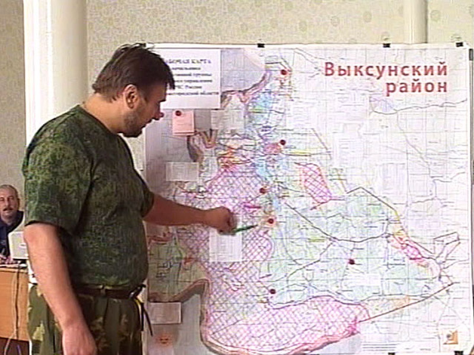  En Rusia todavía se mantienen activos cerca de 600 fuegos. Dos semanas después de que se iniciara la ola de incendios que ha dejado a miles de personas sin casa, el gobierno ha empezado a pedir responsabilidades.