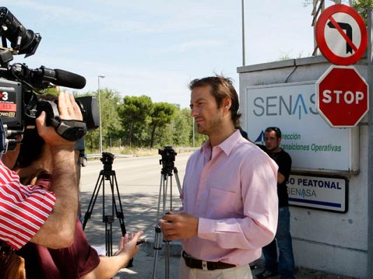  - Negocian controladores con AENA