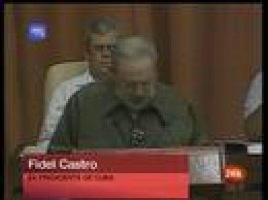  - Fidel Castro asiste a Asamblea Nac.