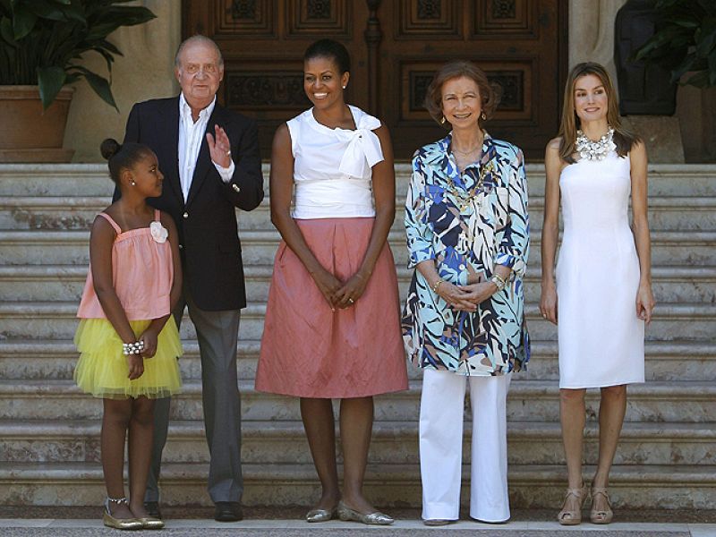  Michelle Obama y su hija con la familia Real española