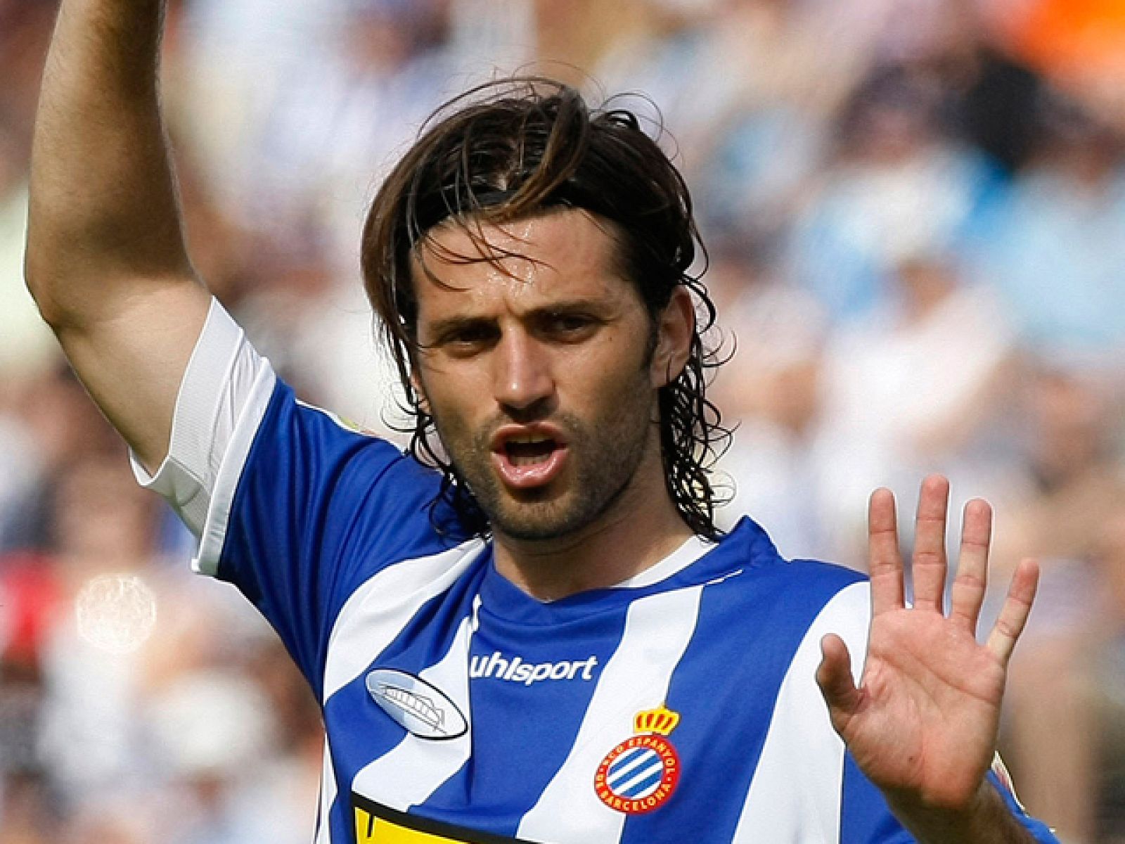 El Espanyol ha rendido un homenaje este domingo a Dani Jarque en  recuerdo de su trágico fallecimiento hace un año en Florencia donde permanecía concentrado junto al resto de compañeros  para disputar un torneo veraniego.