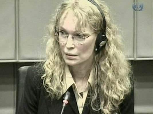  - Farrow y los diamantes de Naomi