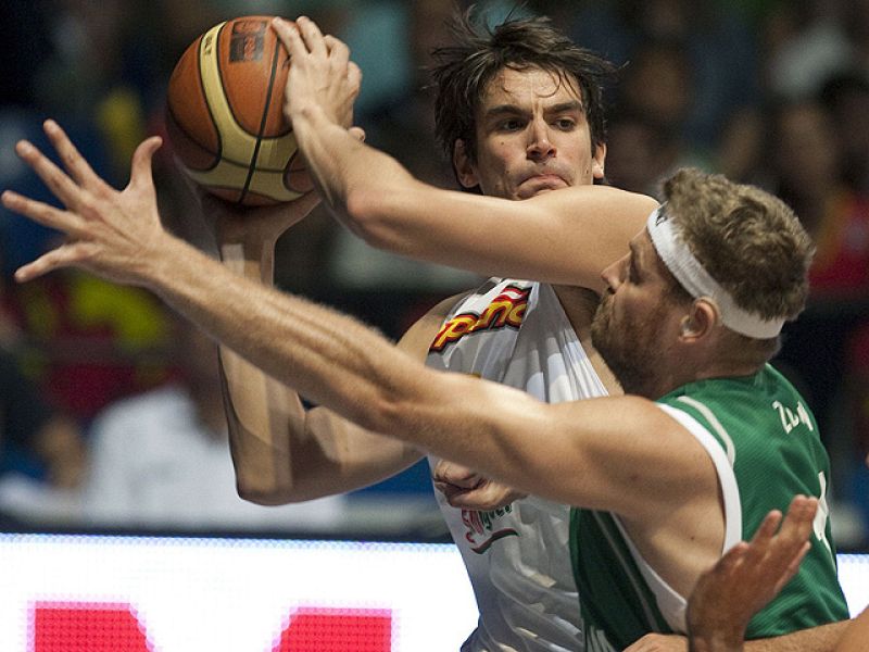 El jugador del Caja Laboral Fernando San Emeterio ha ganado enteros en la selección española y podría librarse de ser el último descarte de Sergio Scariolo para el equipo definitivo del Mundial.