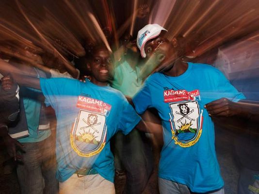  - Ruanda reelige a Kagame