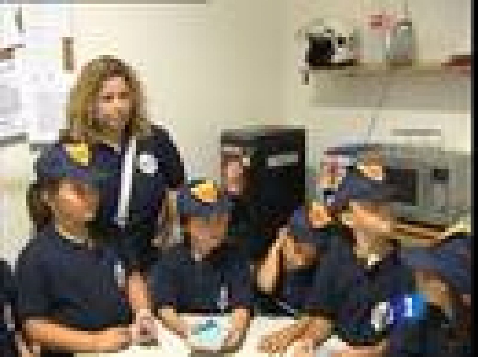 Los más pequeños controlan el tráfico en Santoña, Cantabria | Ver