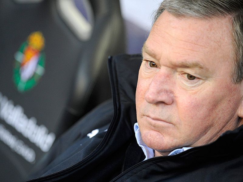 El entrenador español Javier Clemente está negociando su contratación como nuevo seleccionador de la selección de Camerún.