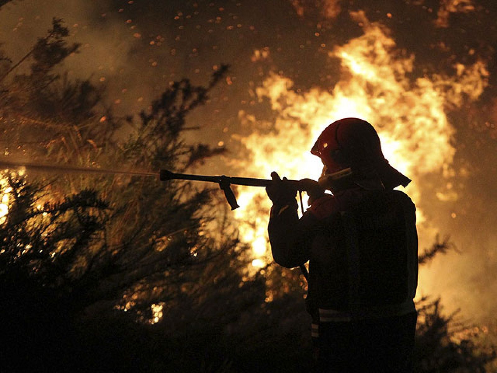 Dos bomberos mueren en Galicia