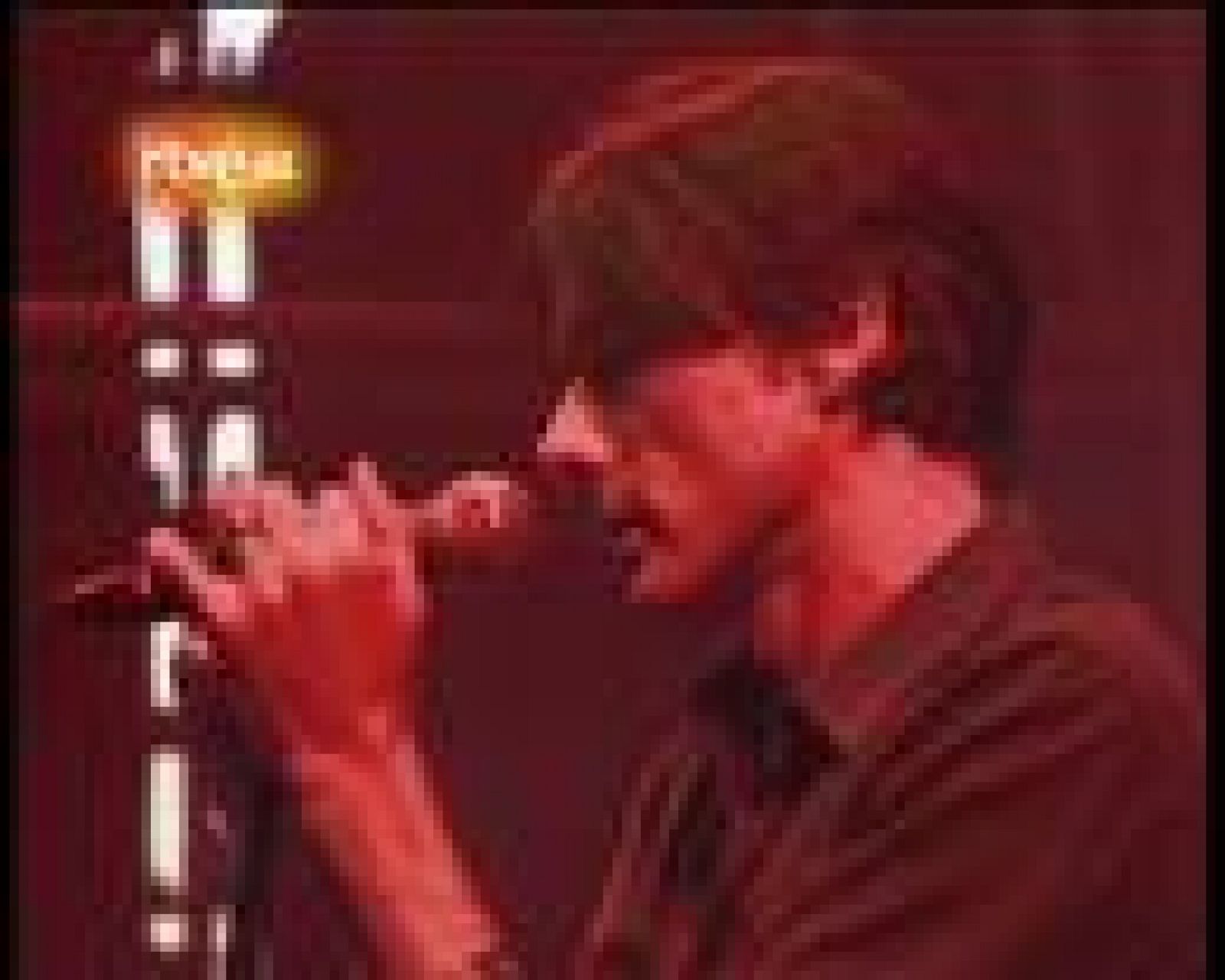  El ex cantante de Suede, Brett Anderson - que por cierto no admitió preguntas sobre su anterior grupo - presentó en Sonorama su último disco en solitario, Slow Attack; un álbum melancólico y con letras muy tristes pero que suenan muy bien.