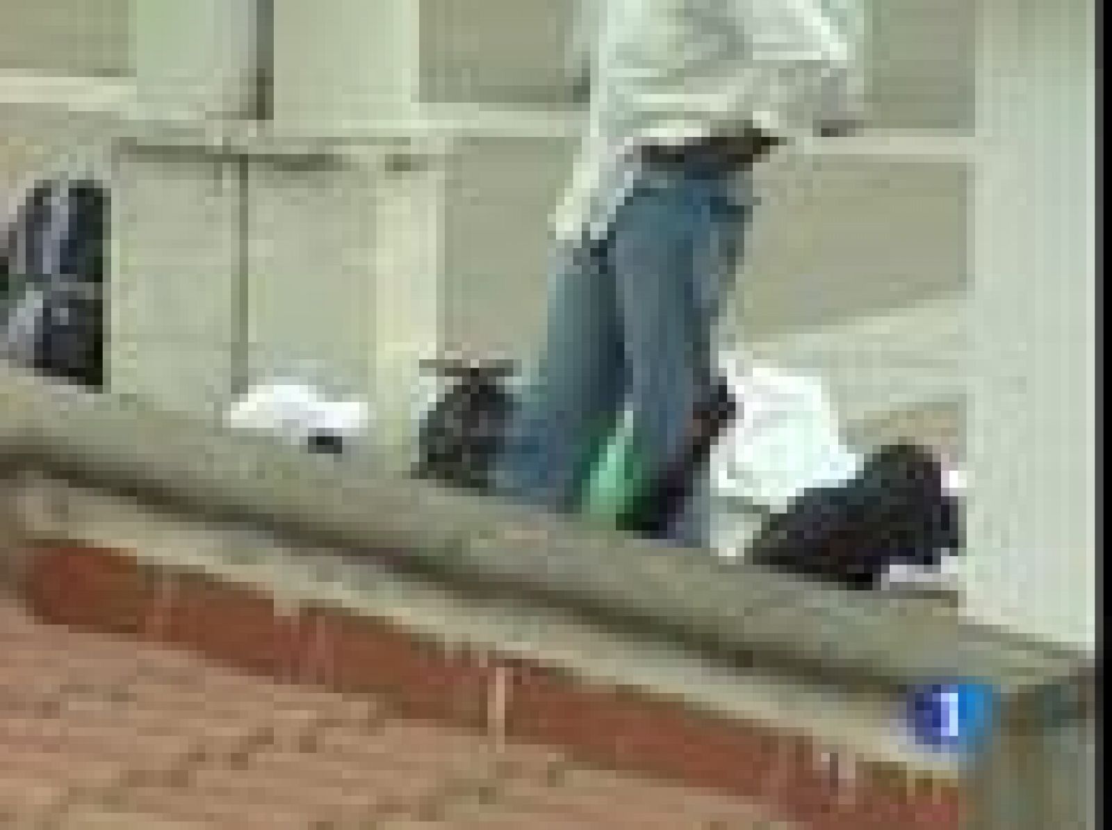 El Vendrell tolera el top manta siempre que los vendedores no lo hagan en el Paseo Marítimo | Ver