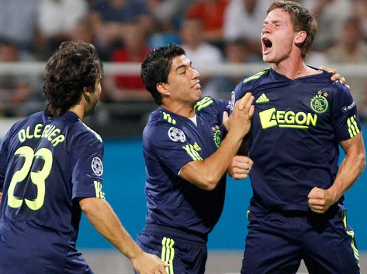 Champions League - Vertonghen adelanta al Ajax en Kiev