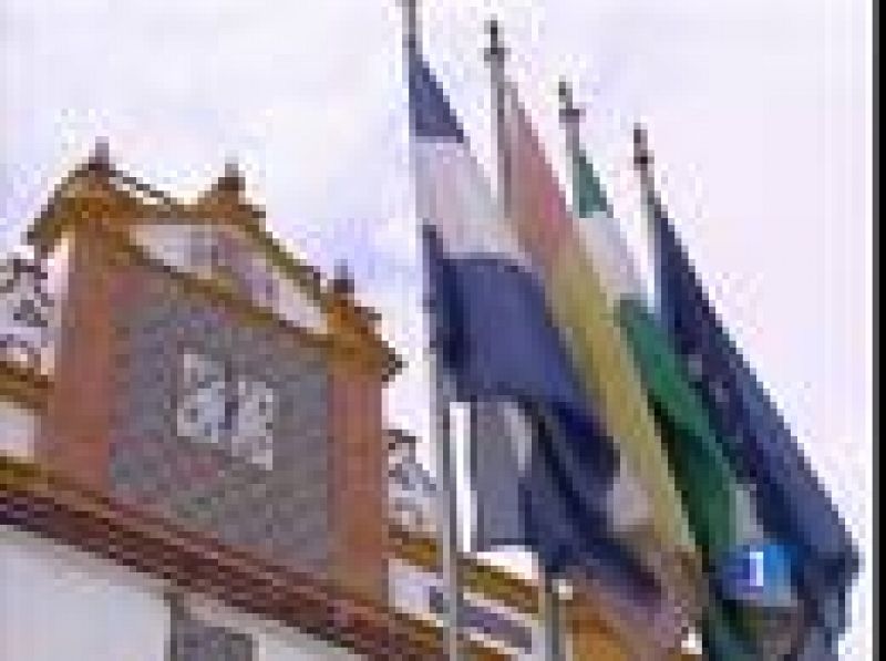 Los funcionarios del Ayuntamiento de Huévar de Aljarafe llevan ocho meses sin cobrar