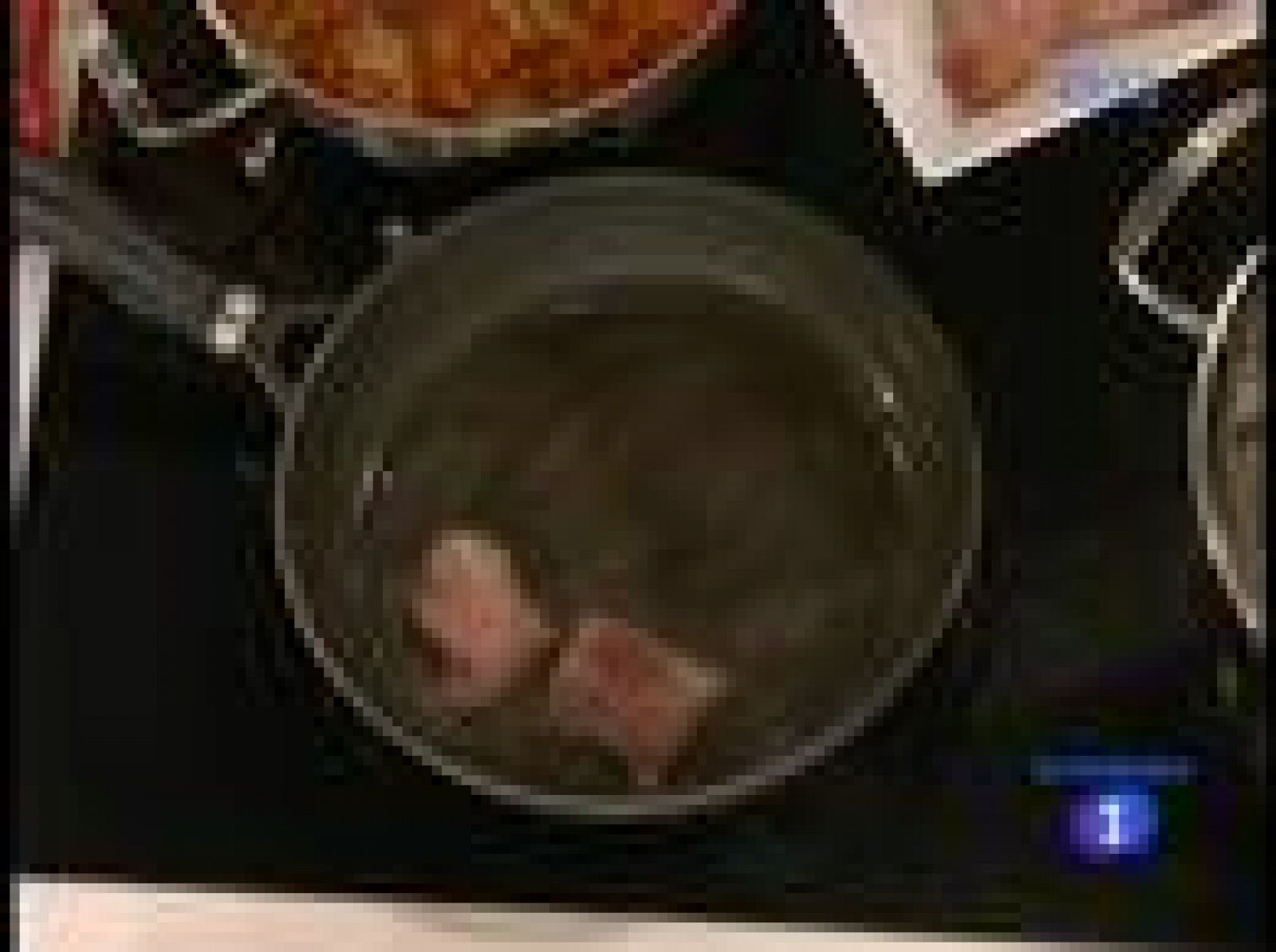 Saber cocinar - Bonito con tomate y pastel de patata - RTVE Cocina | Ver