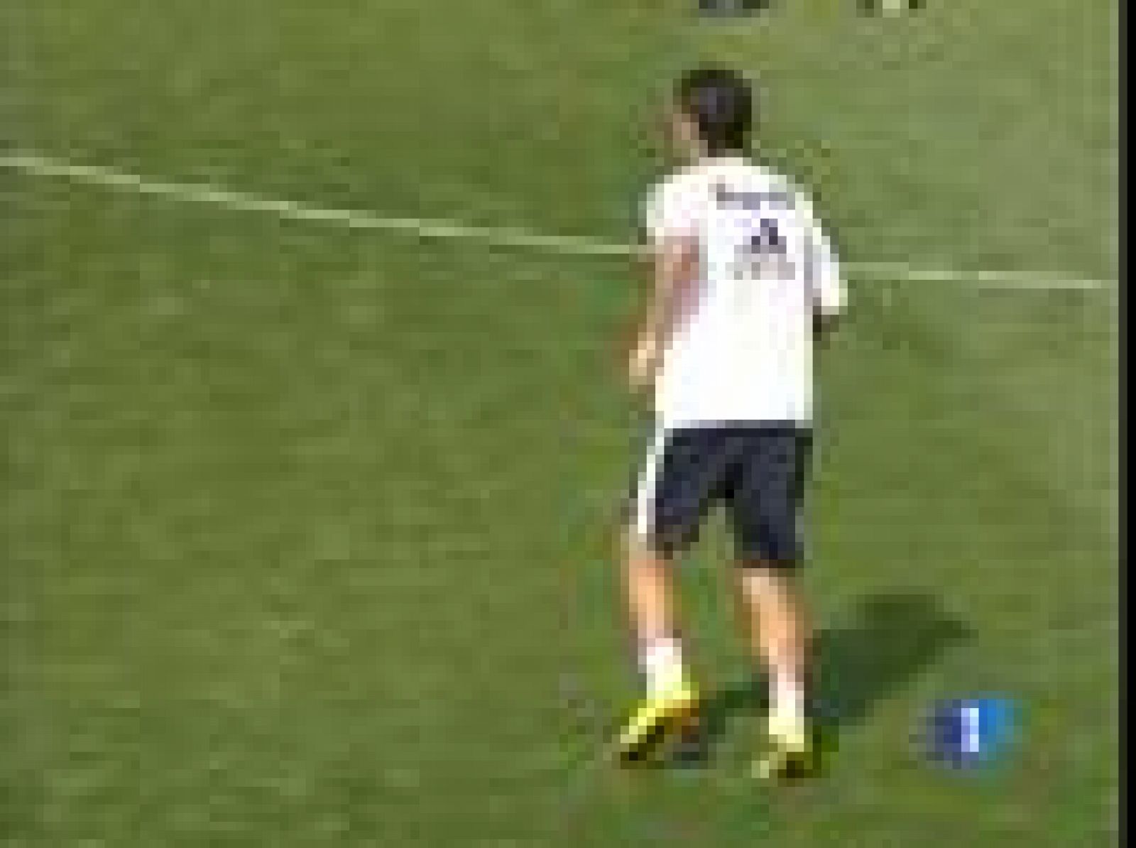 Sin programa: Özil ya se entrena de blanco | RTVE Play
