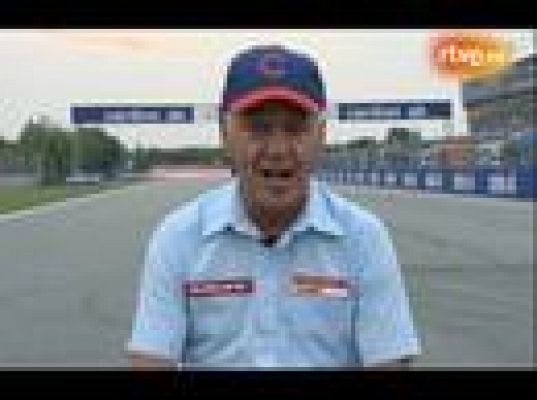  - Una mujer con la 'pole'