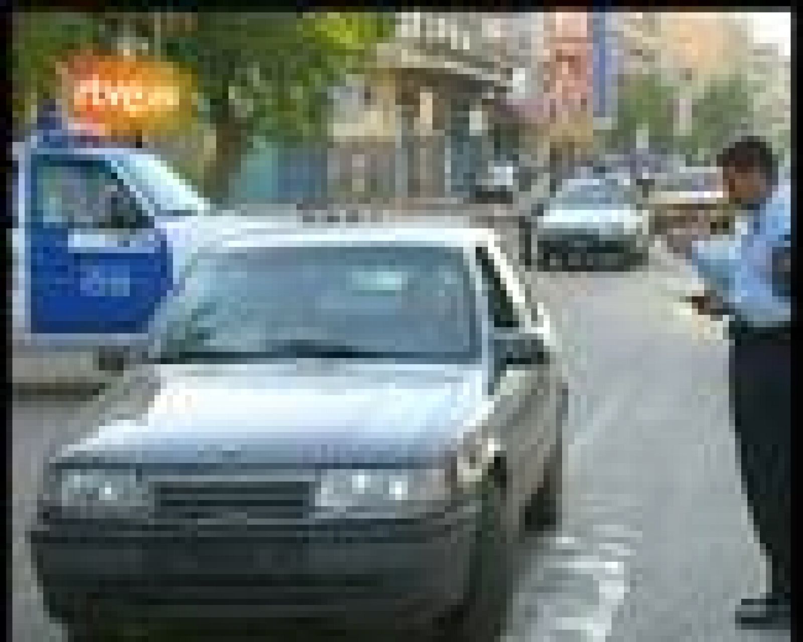 En junio de 2004 el administrador civil de EE.UU. en Irak, Paul Bremer, cede de manera formal la soberanía del país al Gobierno interno que se había formado en Irak, en un acto que se adelantó varios días para evitar atentados.